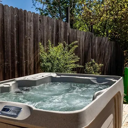 Villa Escape Haven Near Dolly W Hot Tub & Arcade